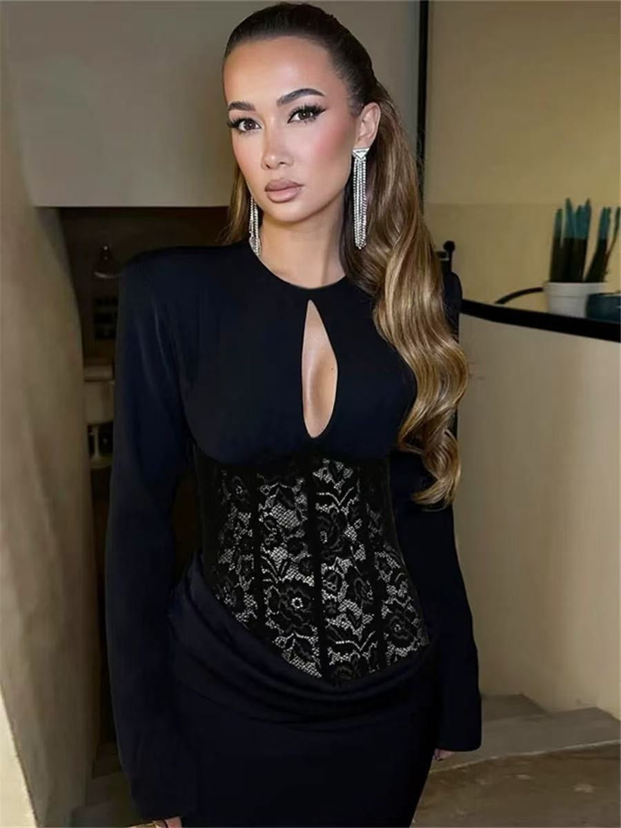 Κορμάκι με δαντέλα