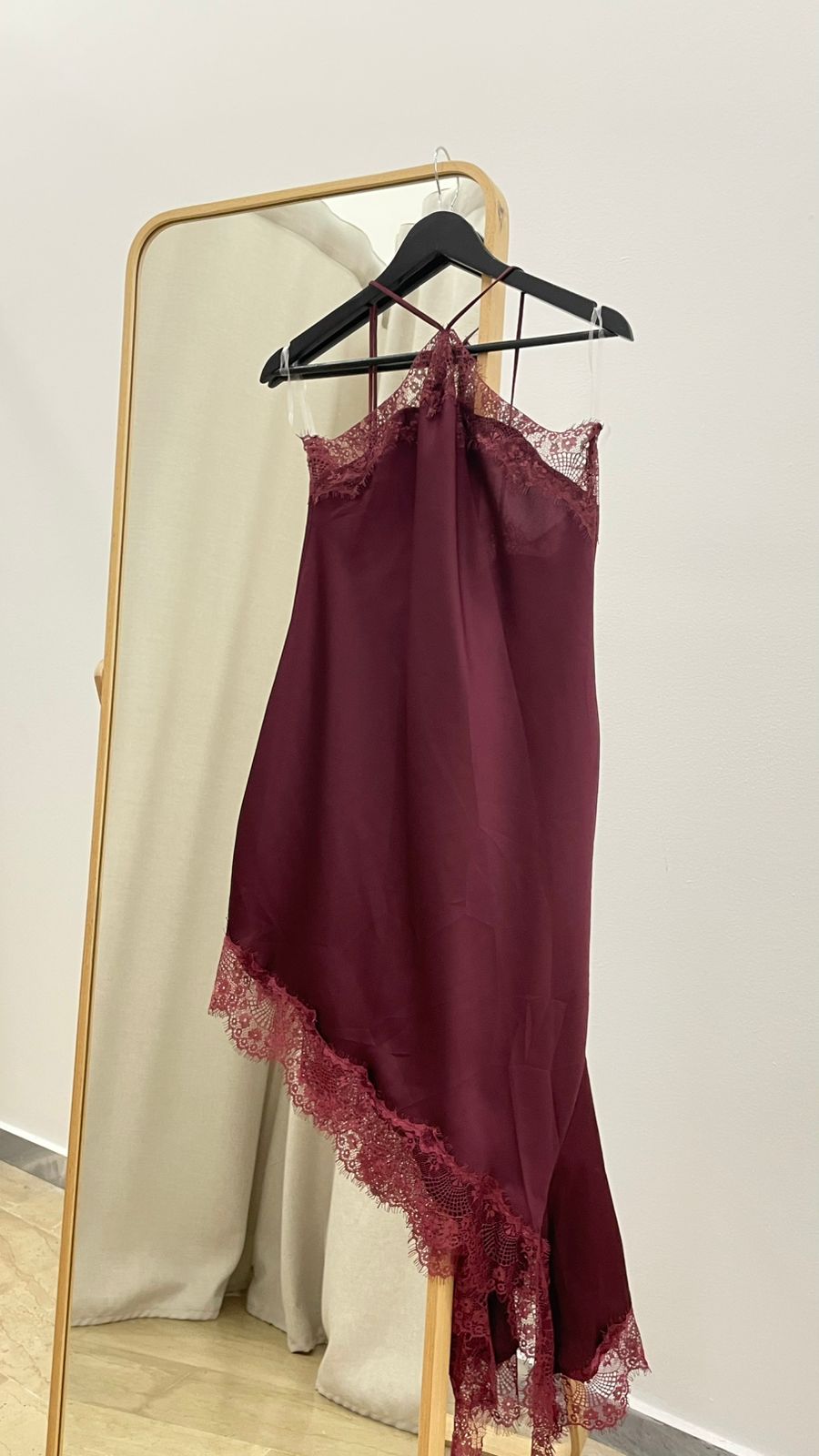 Ασύμμετρο Lingerie μπλούζα-φόρεμα halter