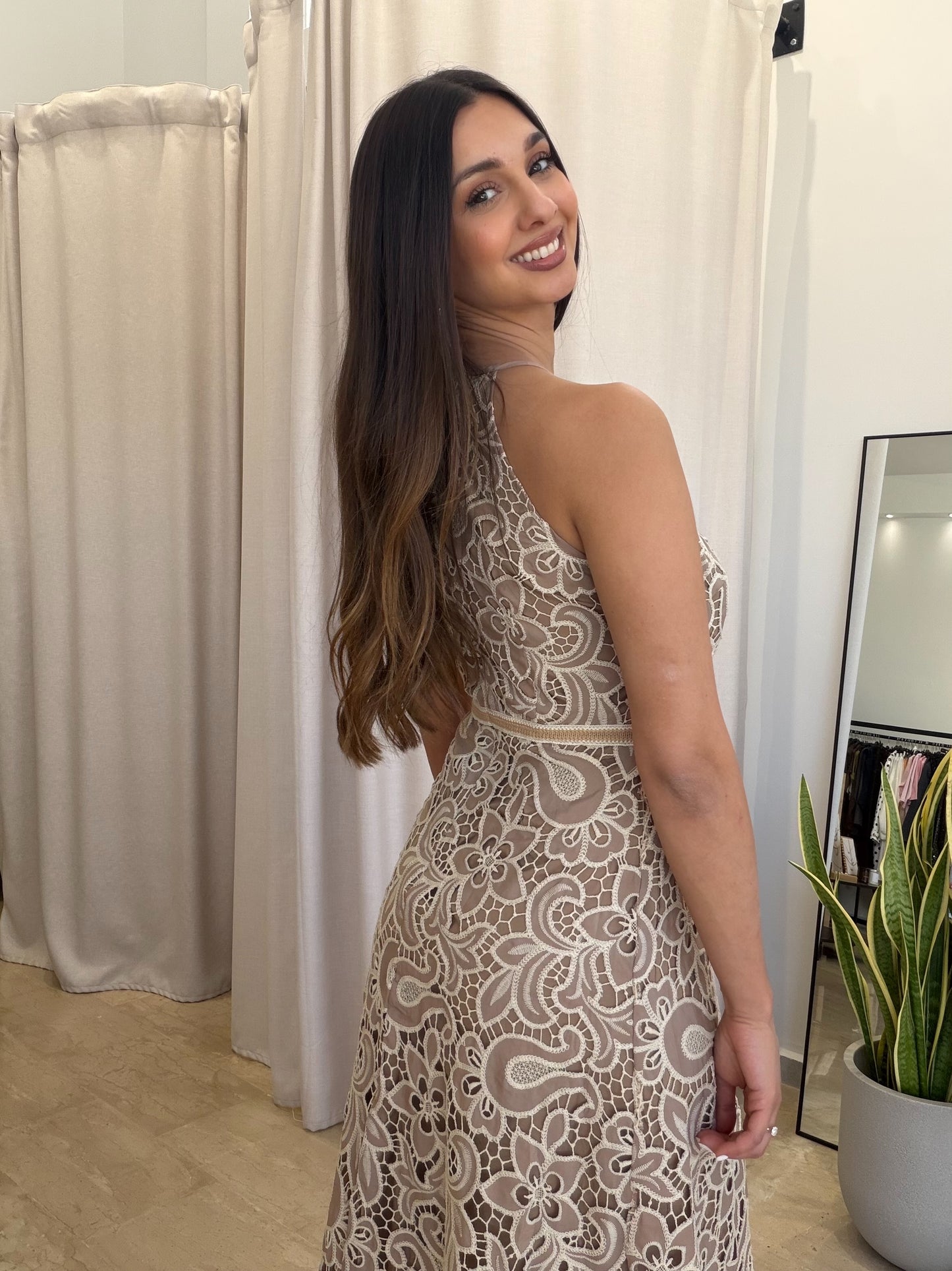 Halter Maxi Φόρεμα με Δαντελένιο Print