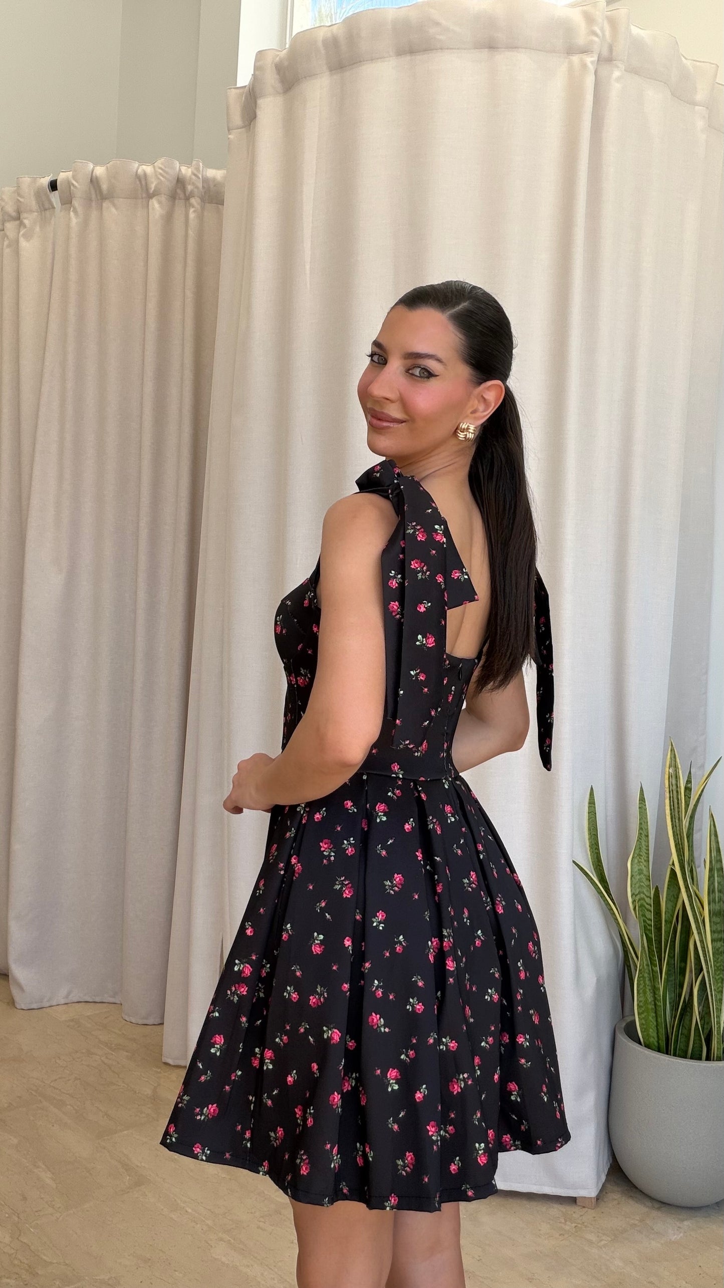 Mini φόρεμα floral με φιόγκους