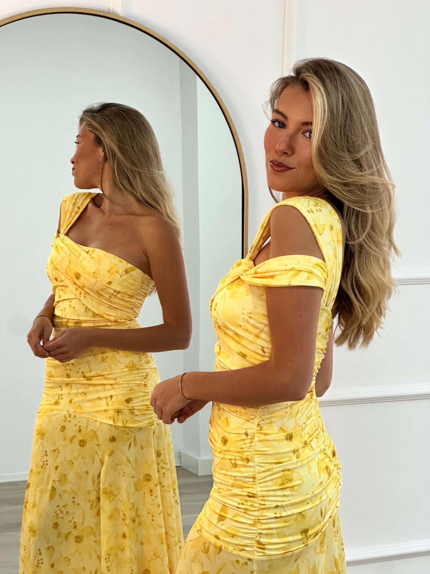 Patterned maxi φόρεμα με ένα ώμο