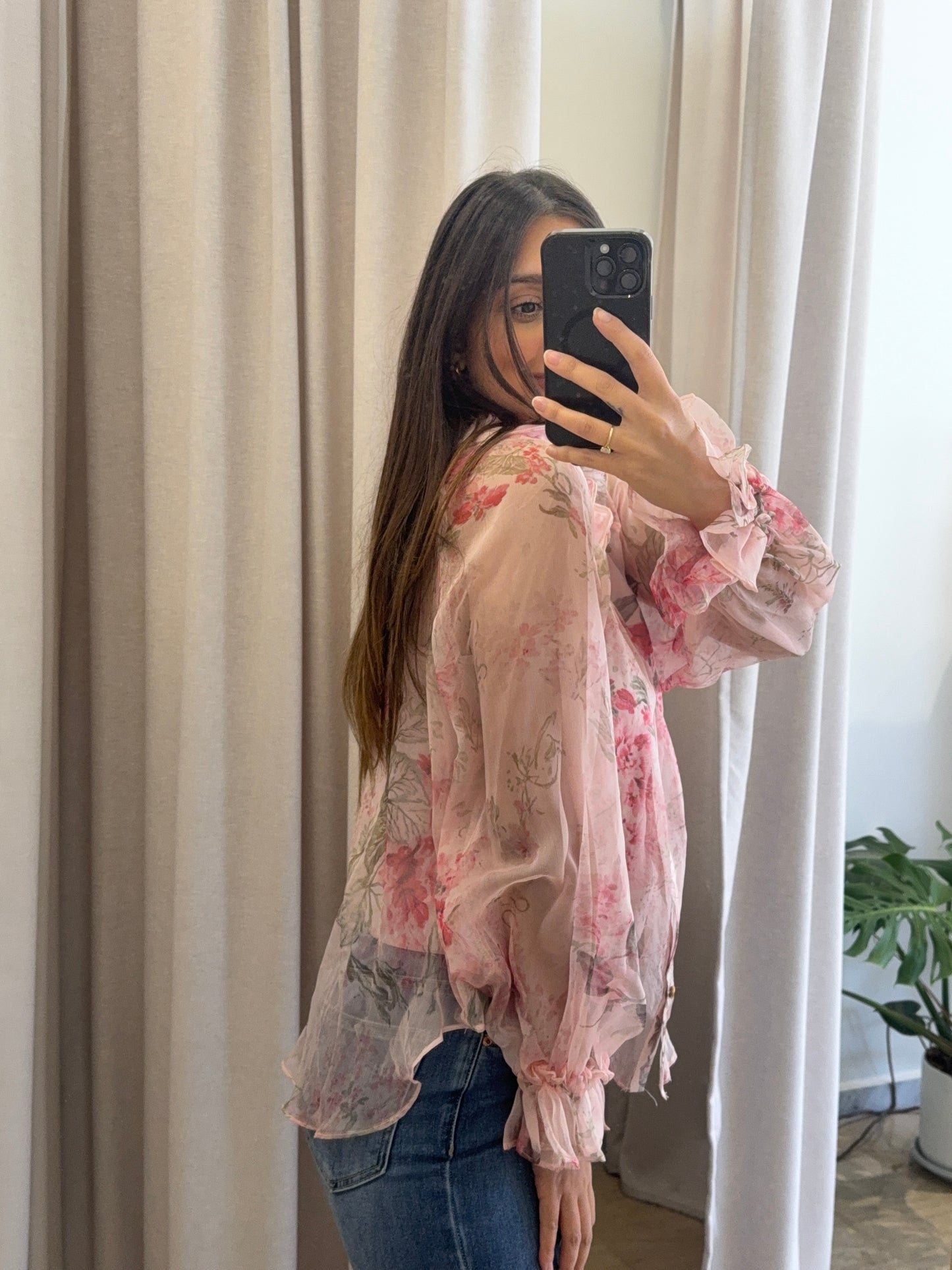 Πουκάμισο με βολάν στο γιακά