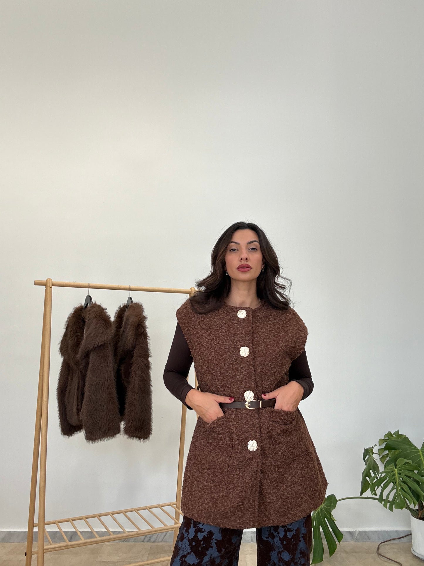 Γιλέκο αμάνικο με ζώνη