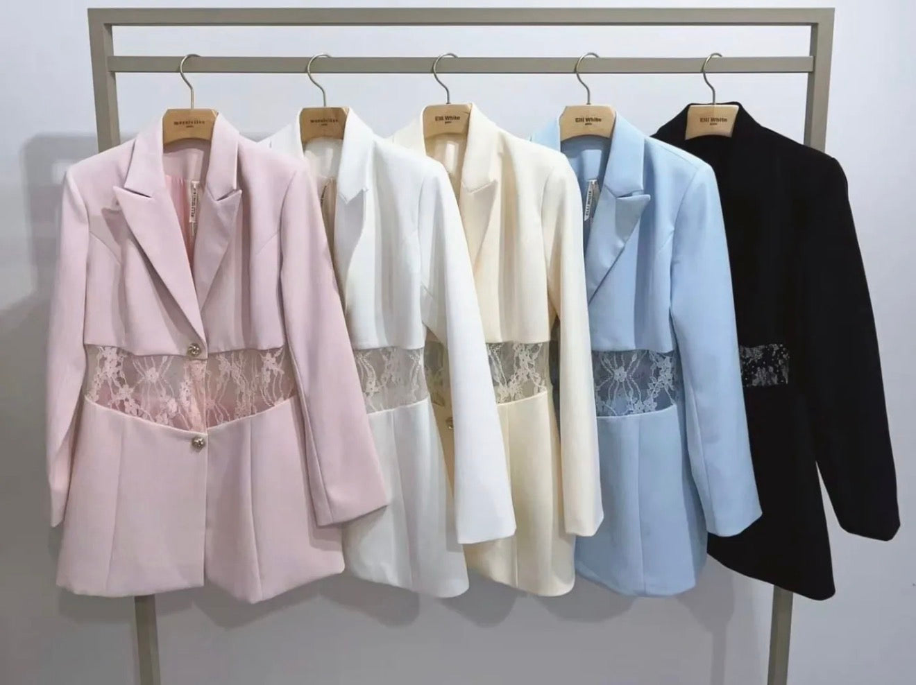 Σακάκι με διαφάνεια και δαντέλα