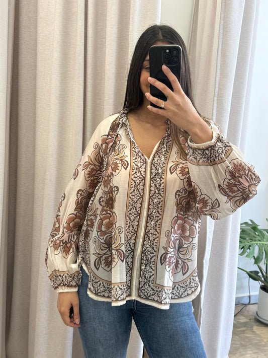 Μπλούζα με μεταξωτή υφή