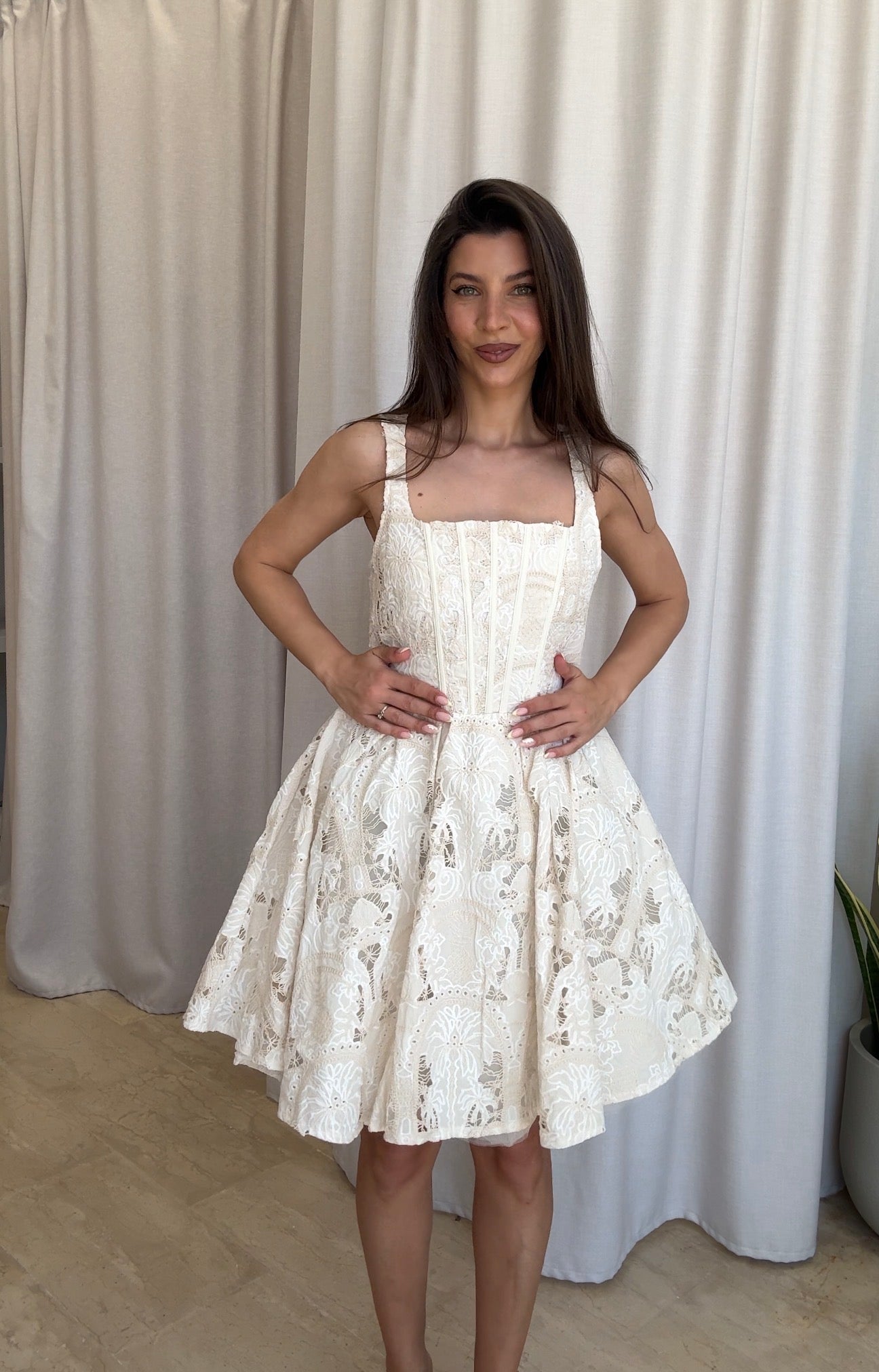 Premium Lace Mini Φόρεμα