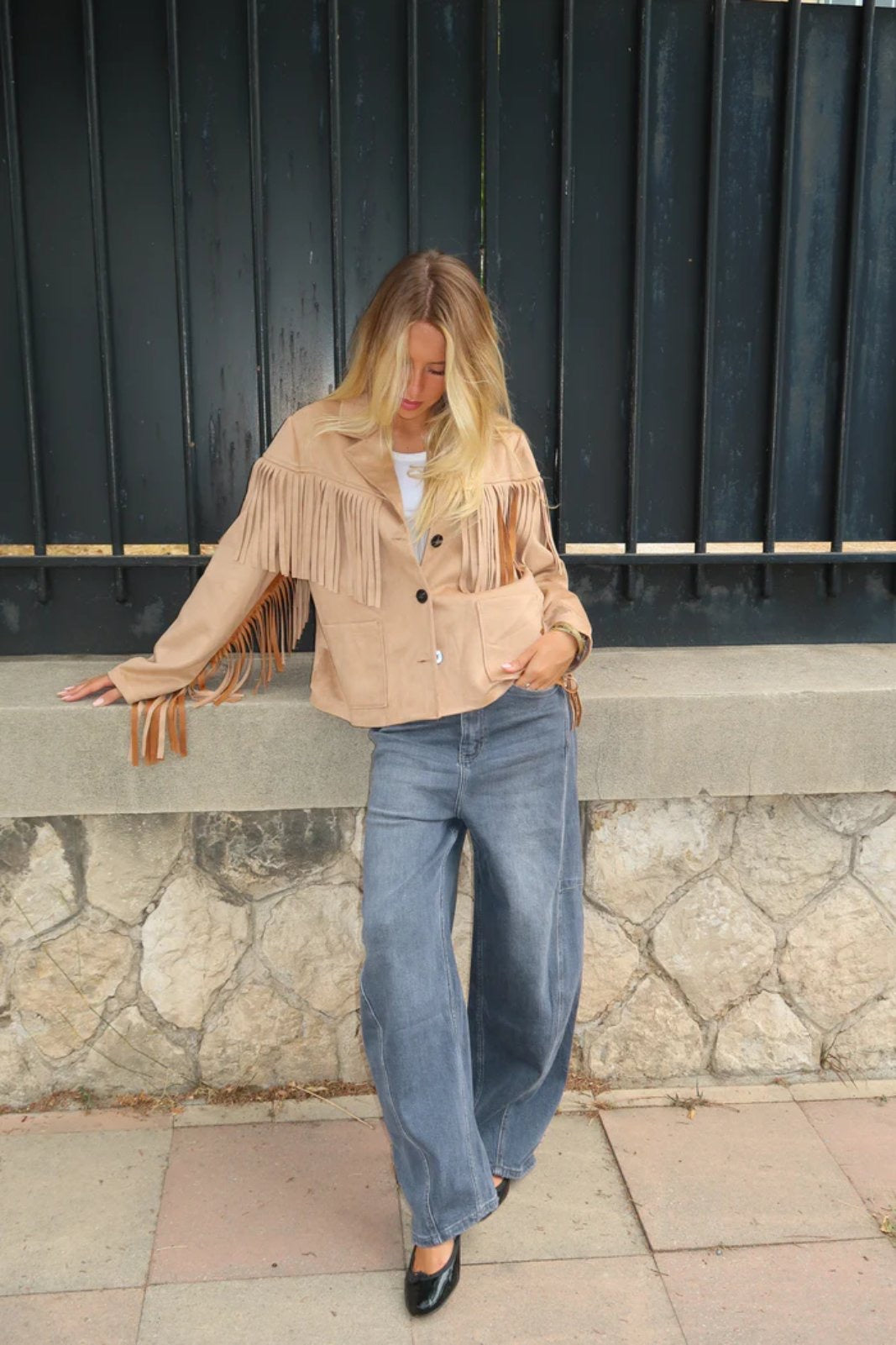 Τζάκετ με κρόσσια και κουμπί