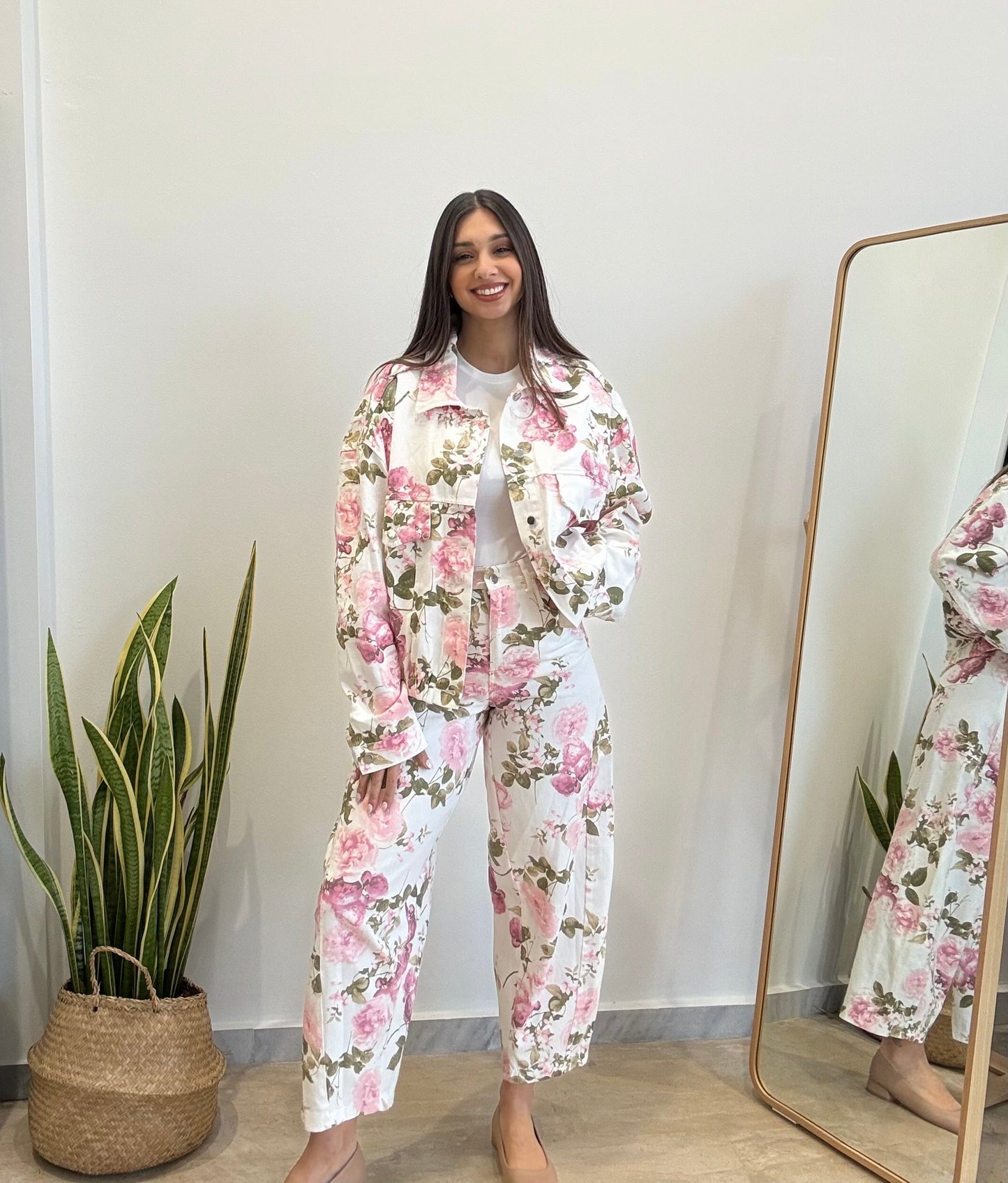 Σετ τζάκετ και παντελόνι  λευκό με λουλούδια Lumina