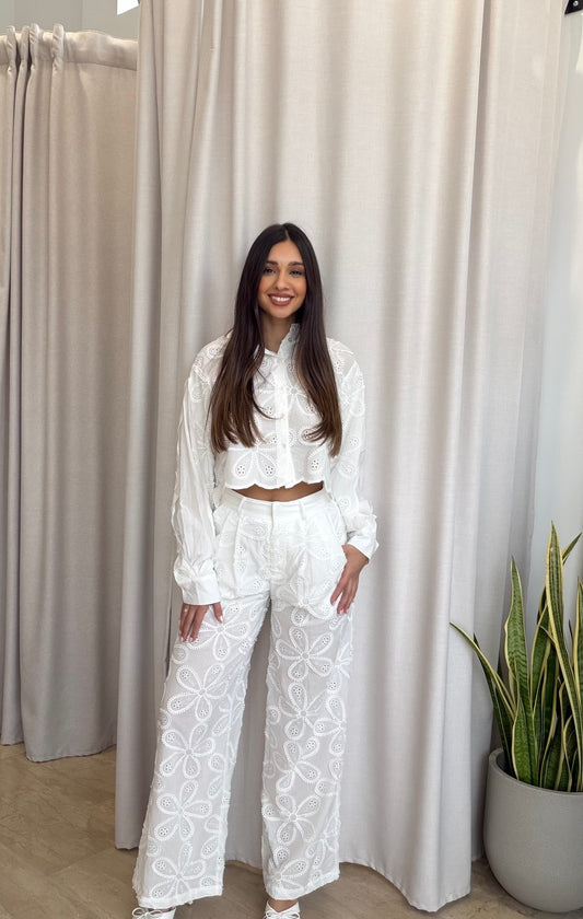 Σετ broderie με crop πουκάμισο & παντελόνα