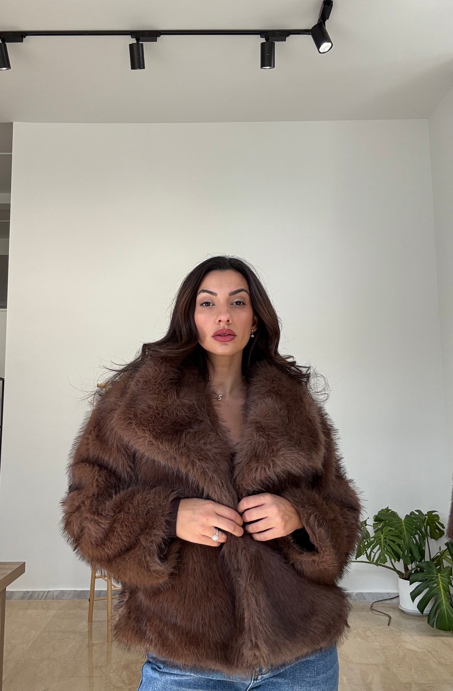 Faux γούνα με γιακά