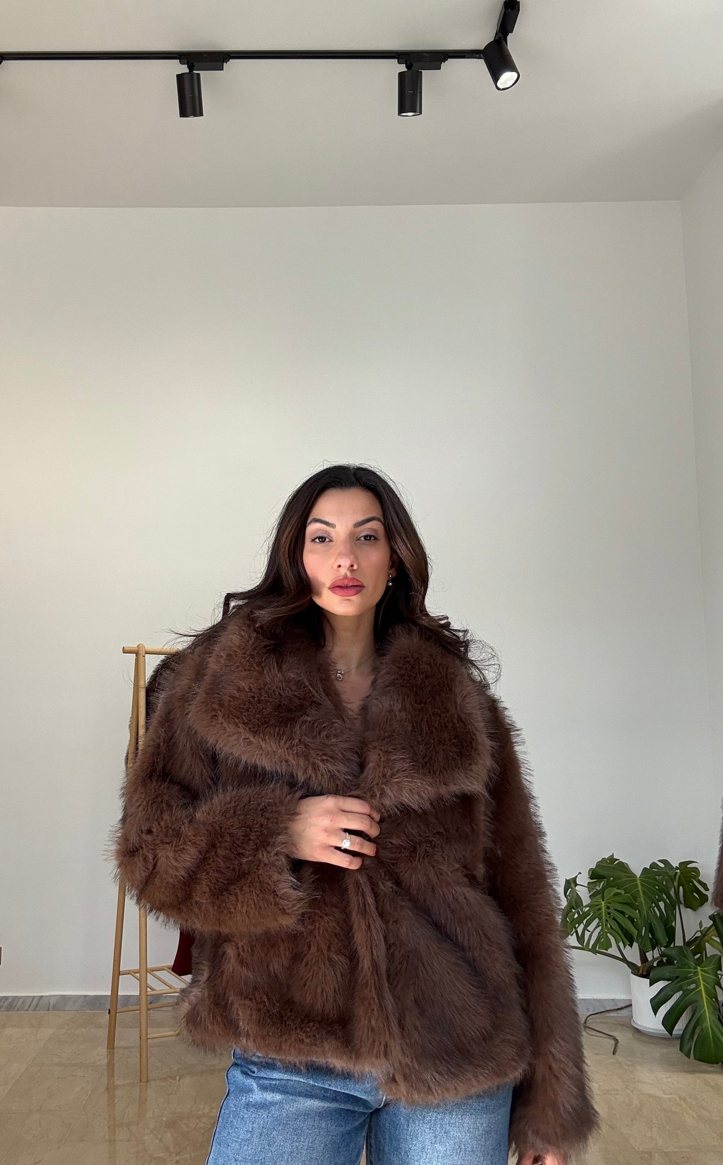 Faux γούνα με γιακά