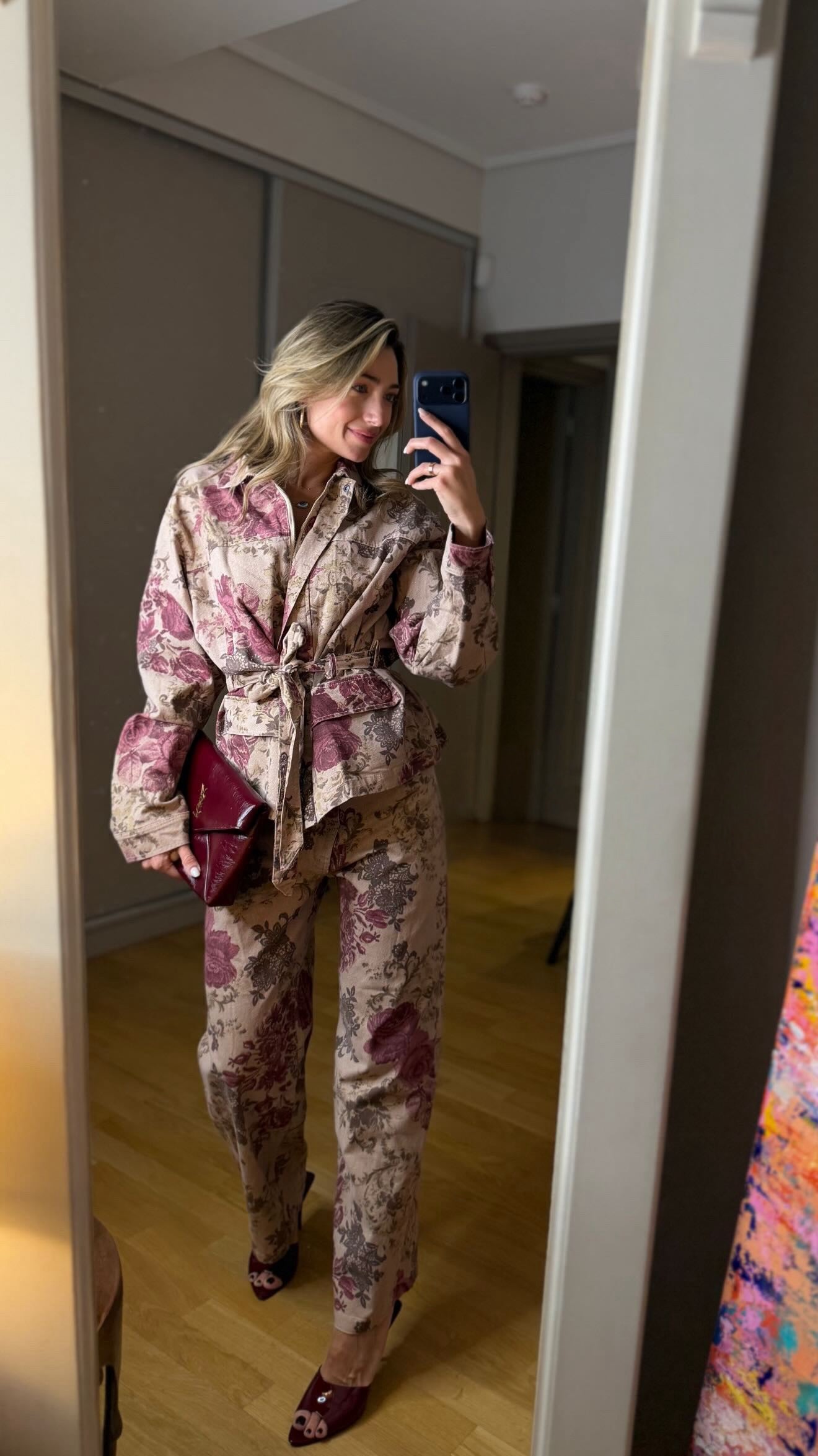 Σετ τζάκετ και παντελόνι  με λουλούδια Lumina