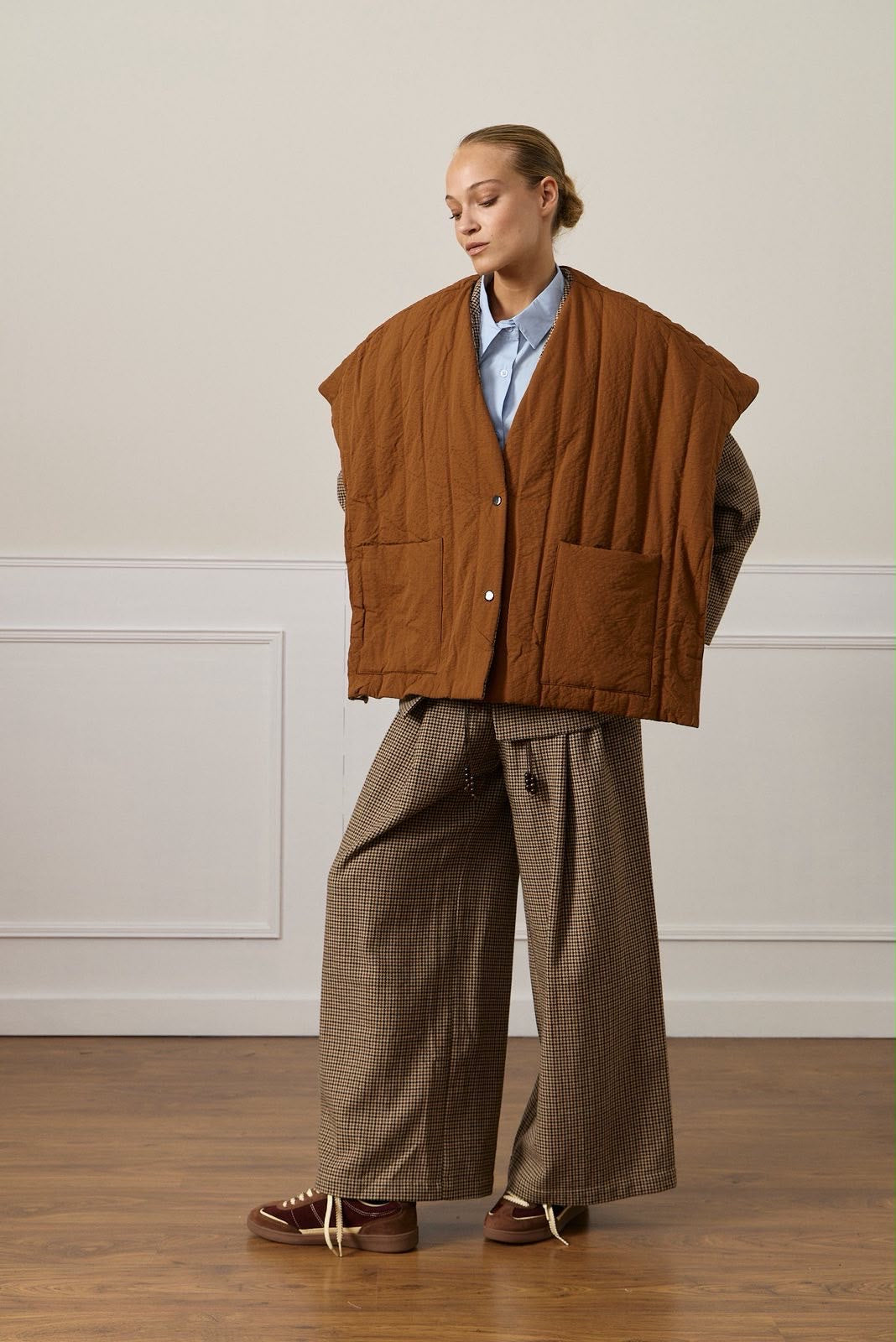 Oversized καπιτονέ γιλέκο κάμελ