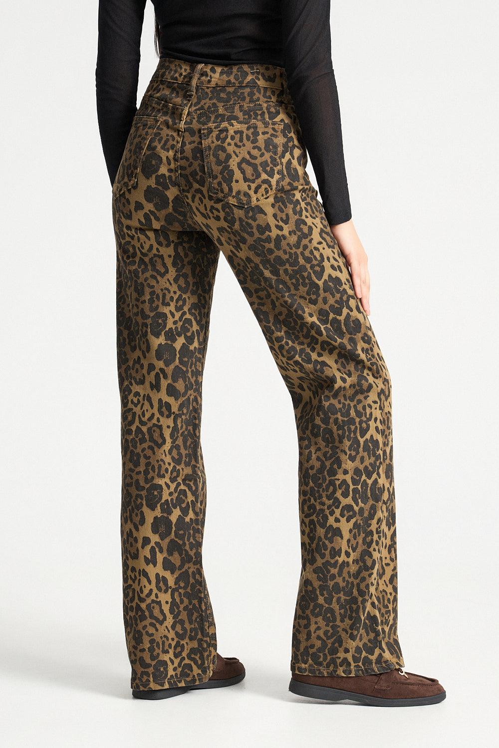 Λεοπάρ Τζιν σε ίσια γραμμή