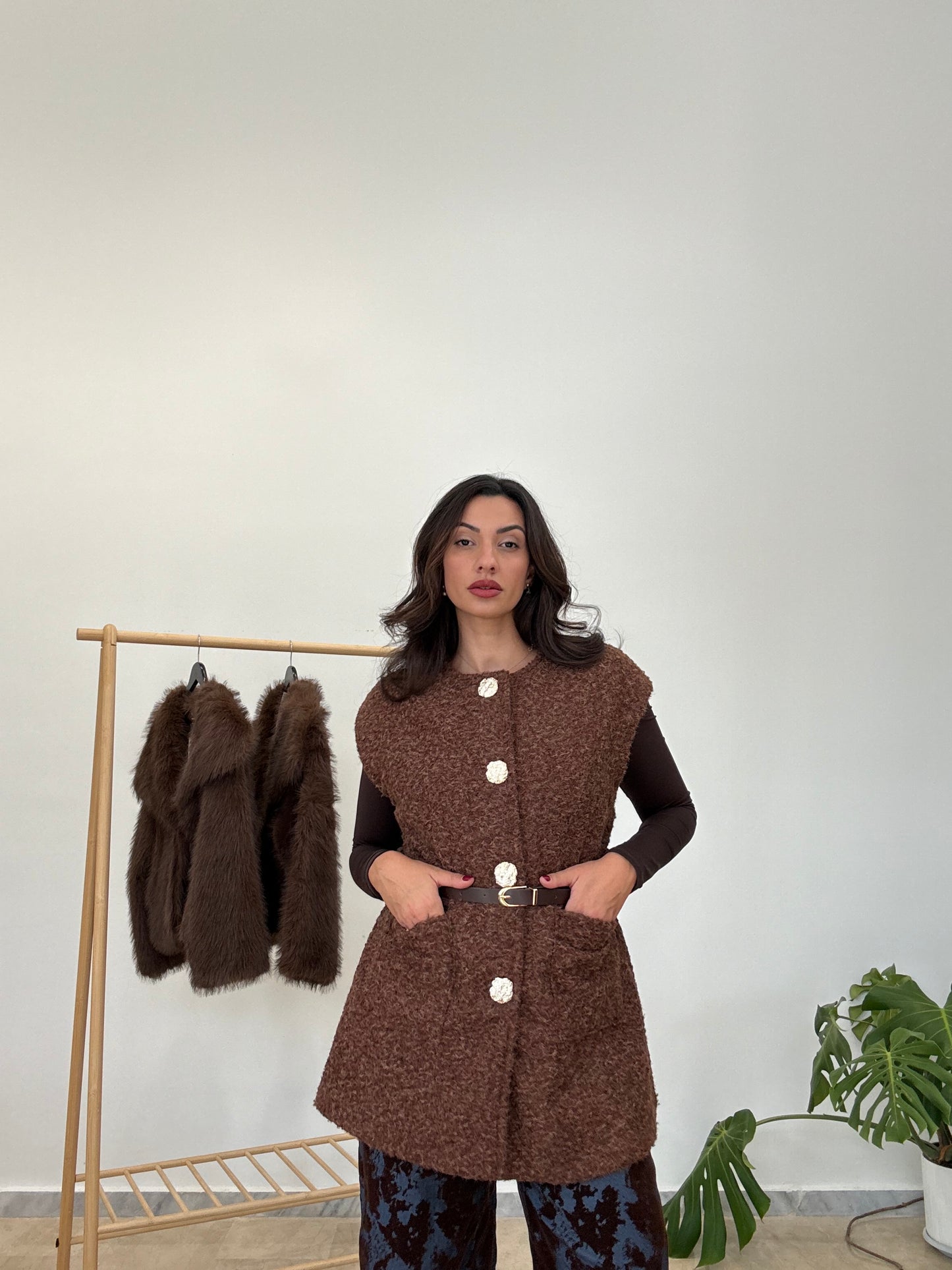 Γιλέκο αμάνικο με ζώνη