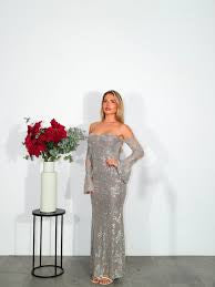 Φόρεμα παγιέτα με μανίκια