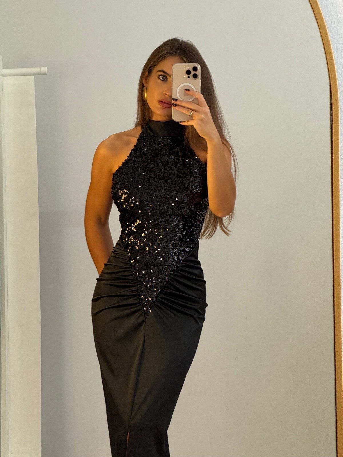 Φόρεμα με σούρες και παγιέτα