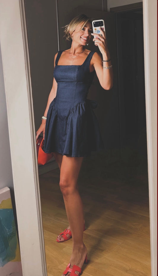 Denim mini φόρεμα με έξω πλάτη