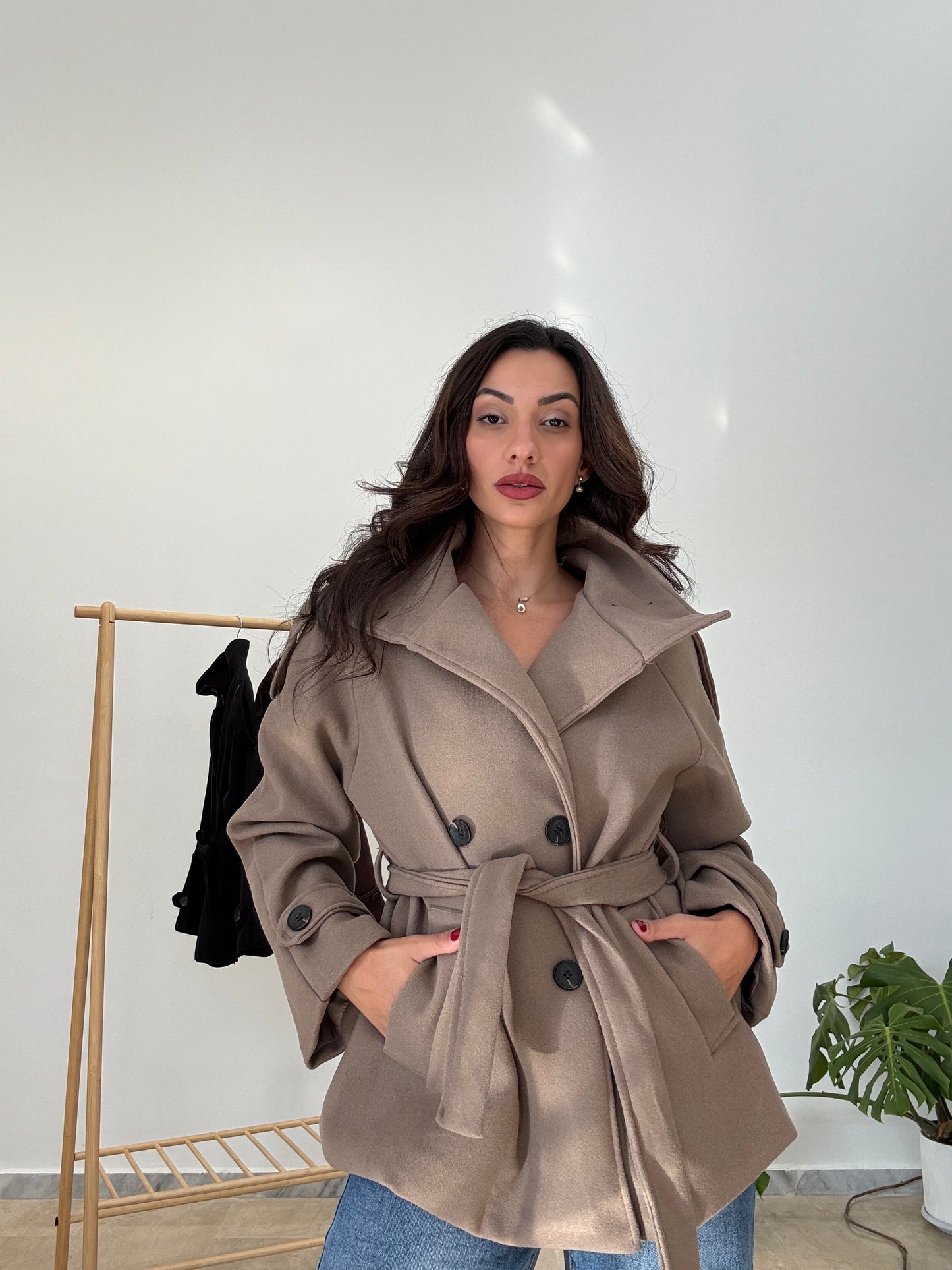 Πανωφόρι με κουμπιά και ζώνη