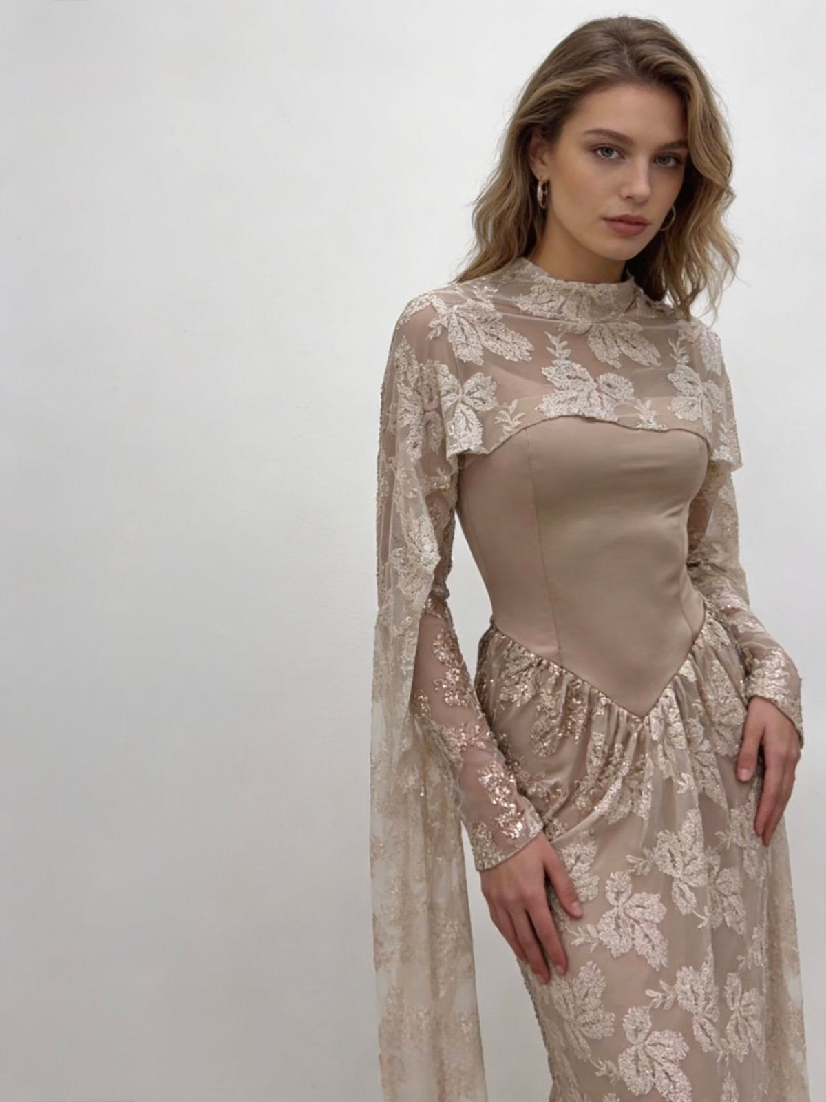 Φόρεμα με εσάρπα