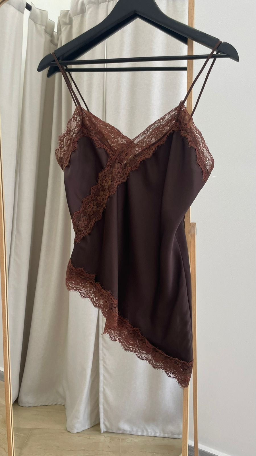 Ασύμμετρο Lingerie τοπ κοντό
