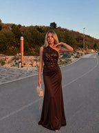 Maxi φόρεμα one shoulder με παγιέτες καφέ