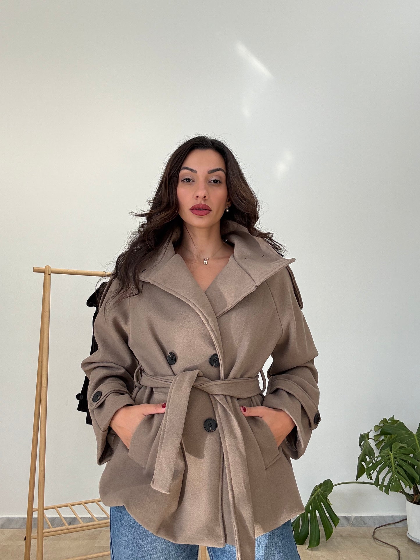 Πανωφόρι με κουμπιά και ζώνη