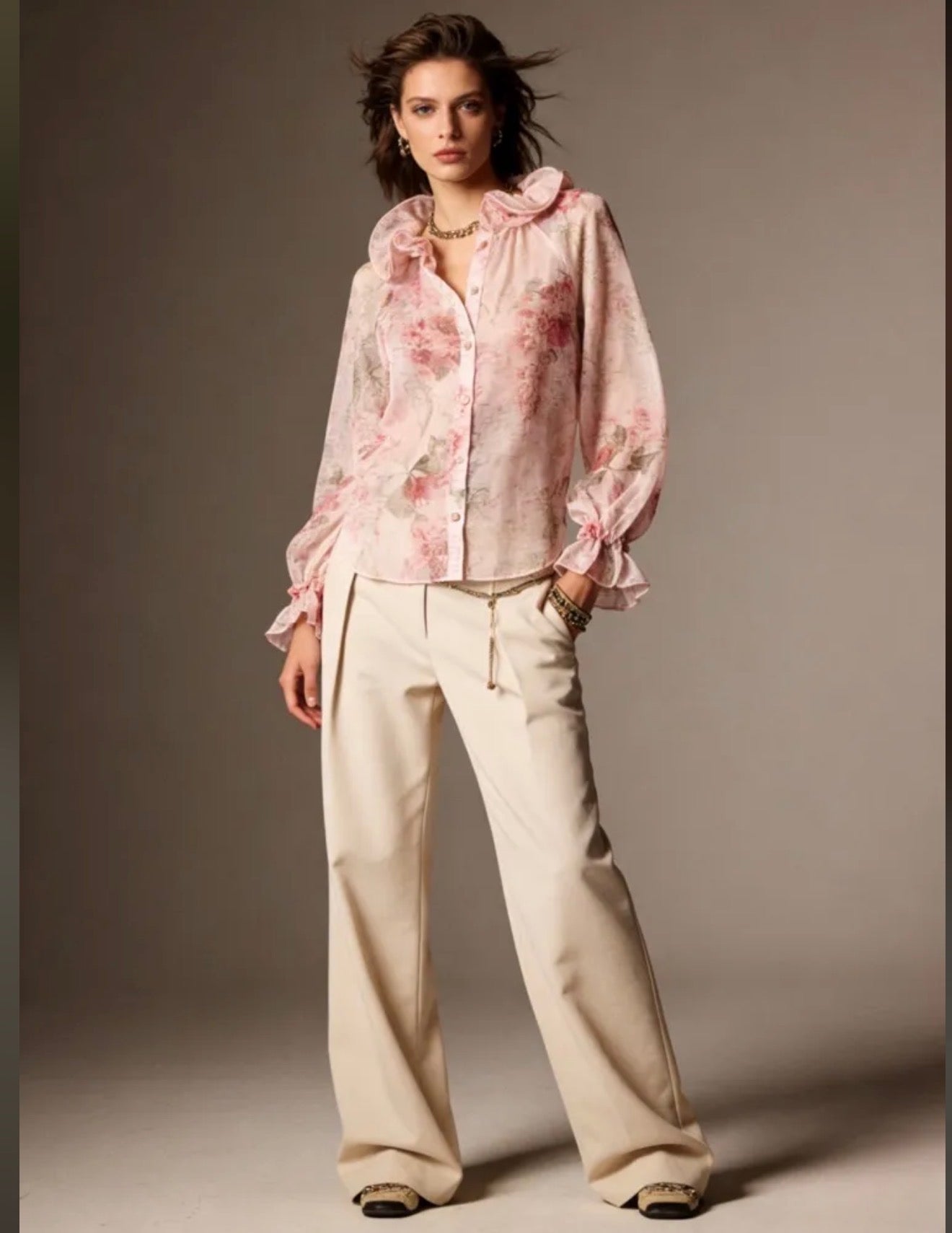 Πουκάμισο με βολάν στο γιακά