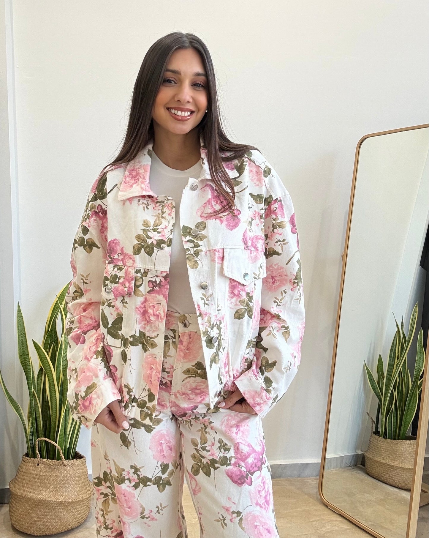 Σετ τζάκετ και παντελόνι  λευκό με λουλούδια Lumina