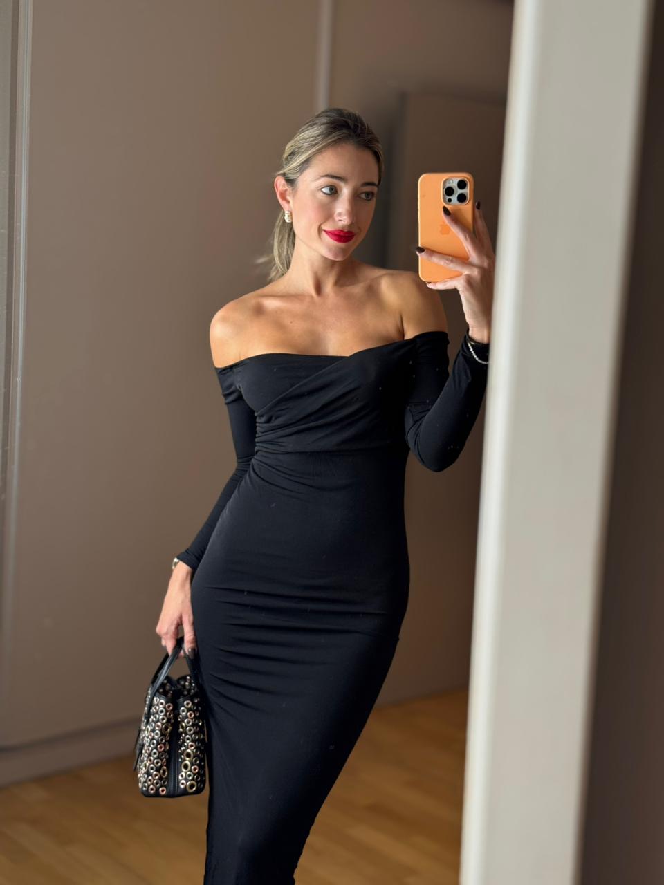 Φόρεμα ελαστικό με έξω ώμους