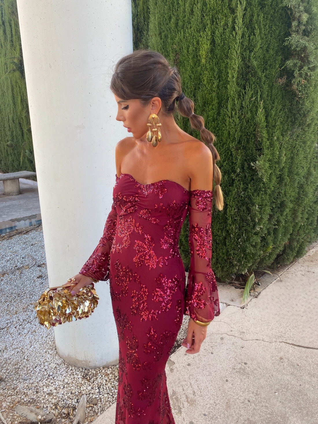 Φόρεμα με κεντητές λεπτομέρειες και μανίκια