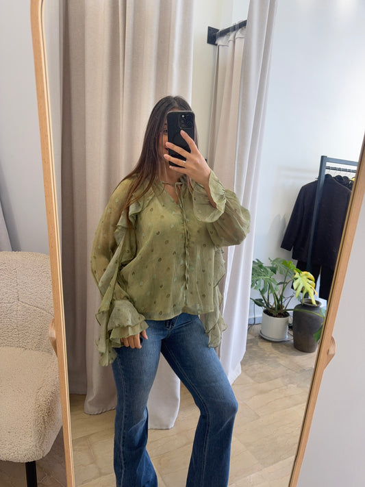 Πουκάμισο με βολάν και σχέδια