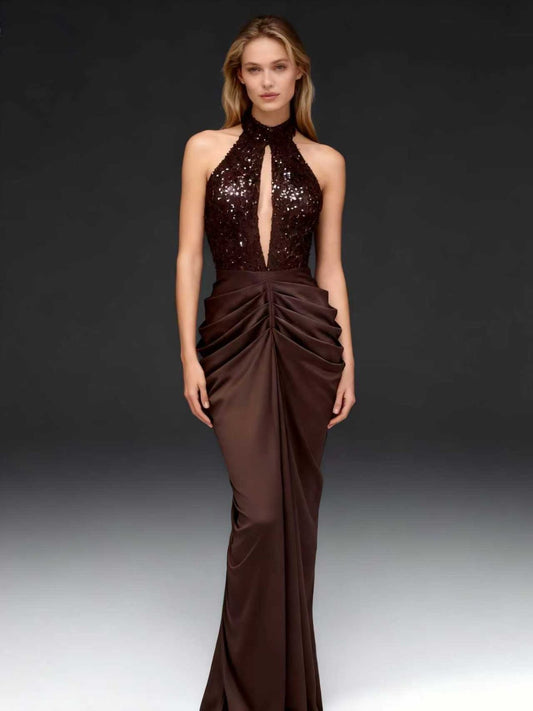 Φόρεμα halter με ντεκολτέ και σούρες