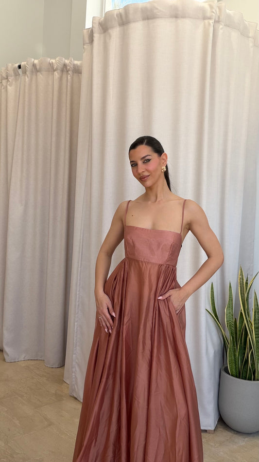 Lumina Maxi φόρεμα με δέσιμο στην πλάτη