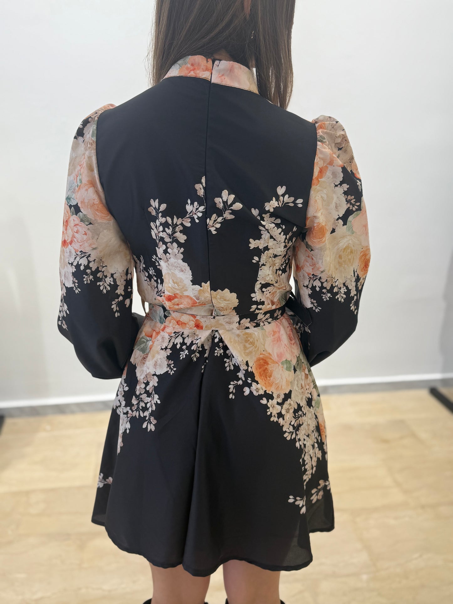 Μακρυμάνικο mini floral φόρεμα