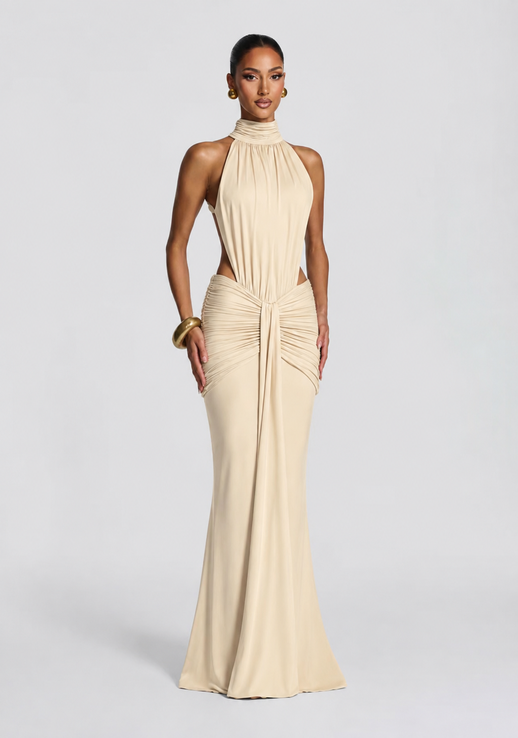 Maxi Φόρεμα με Ανοιχτή Πλάτη & Halter Λαιμό