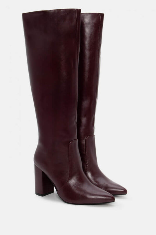 Μπότες μυτέρες με τακούνι