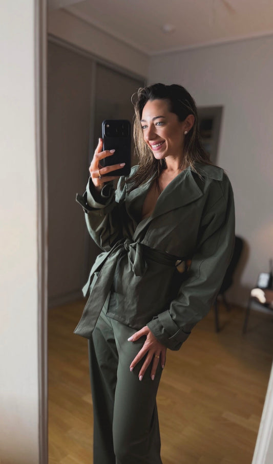 Σετ τζάκετ και παντελόνι με ζώνη