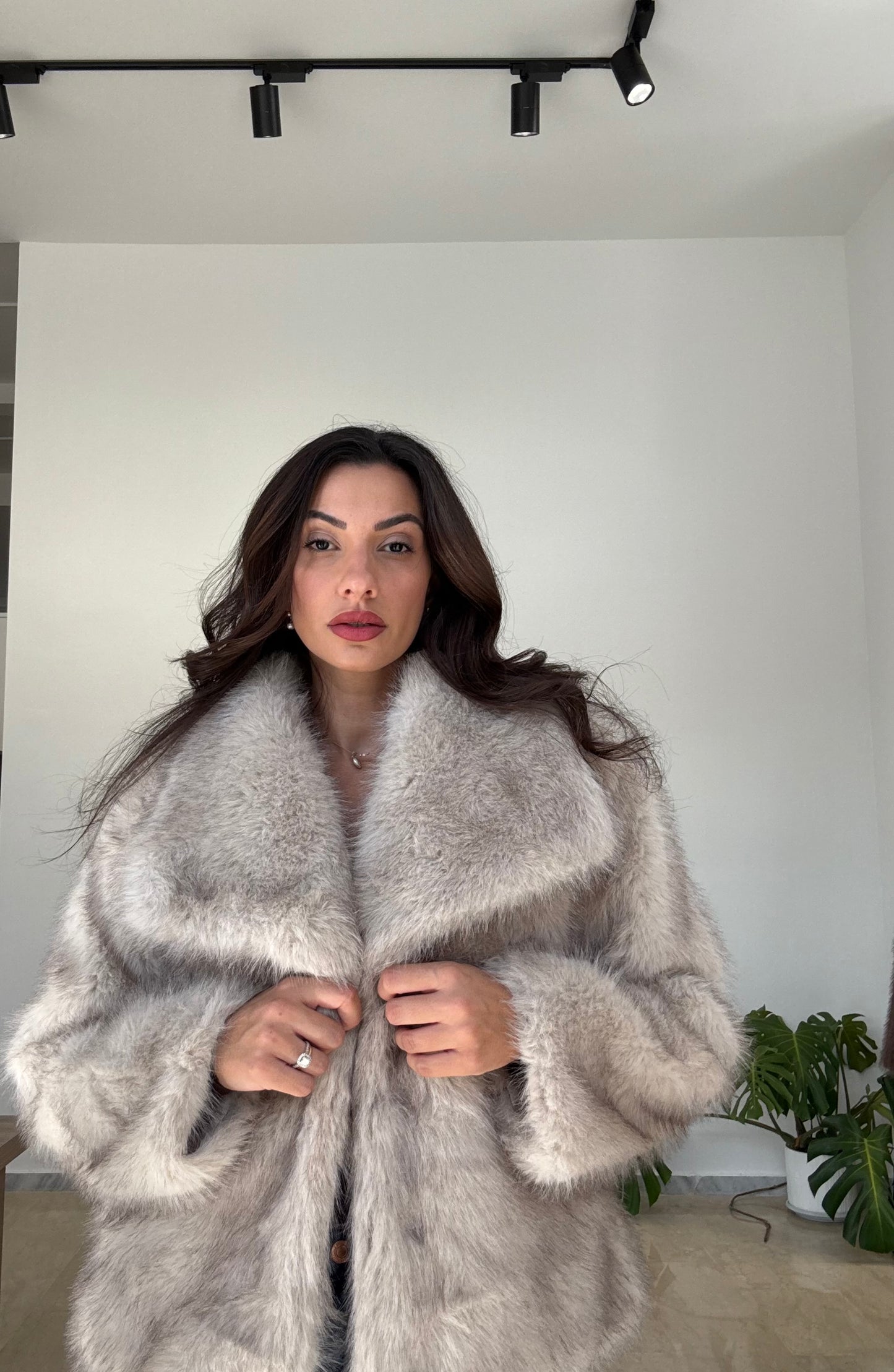 Faux γούνα με γιακά