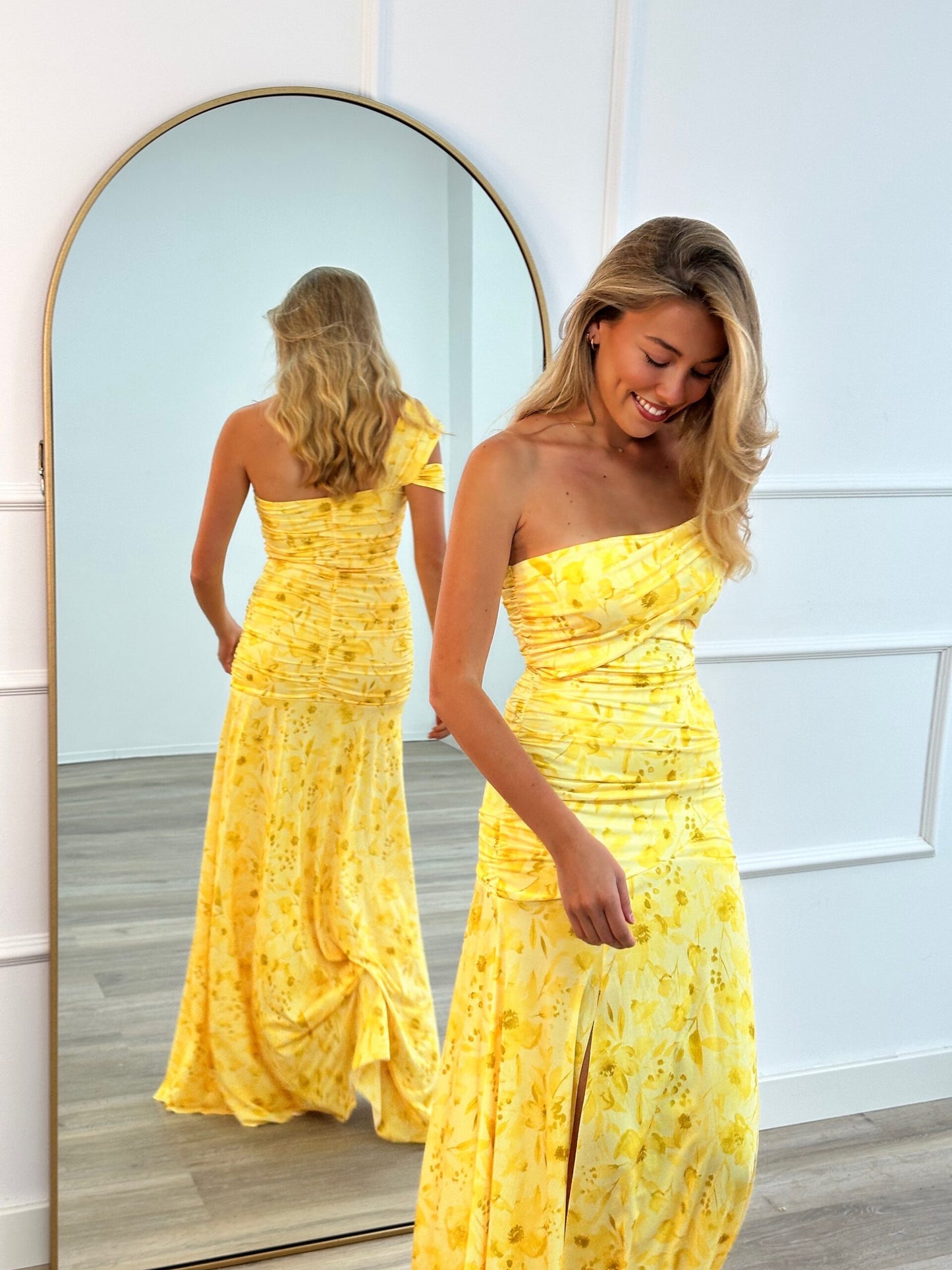 Patterned maxi φόρεμα με ένα ώμο