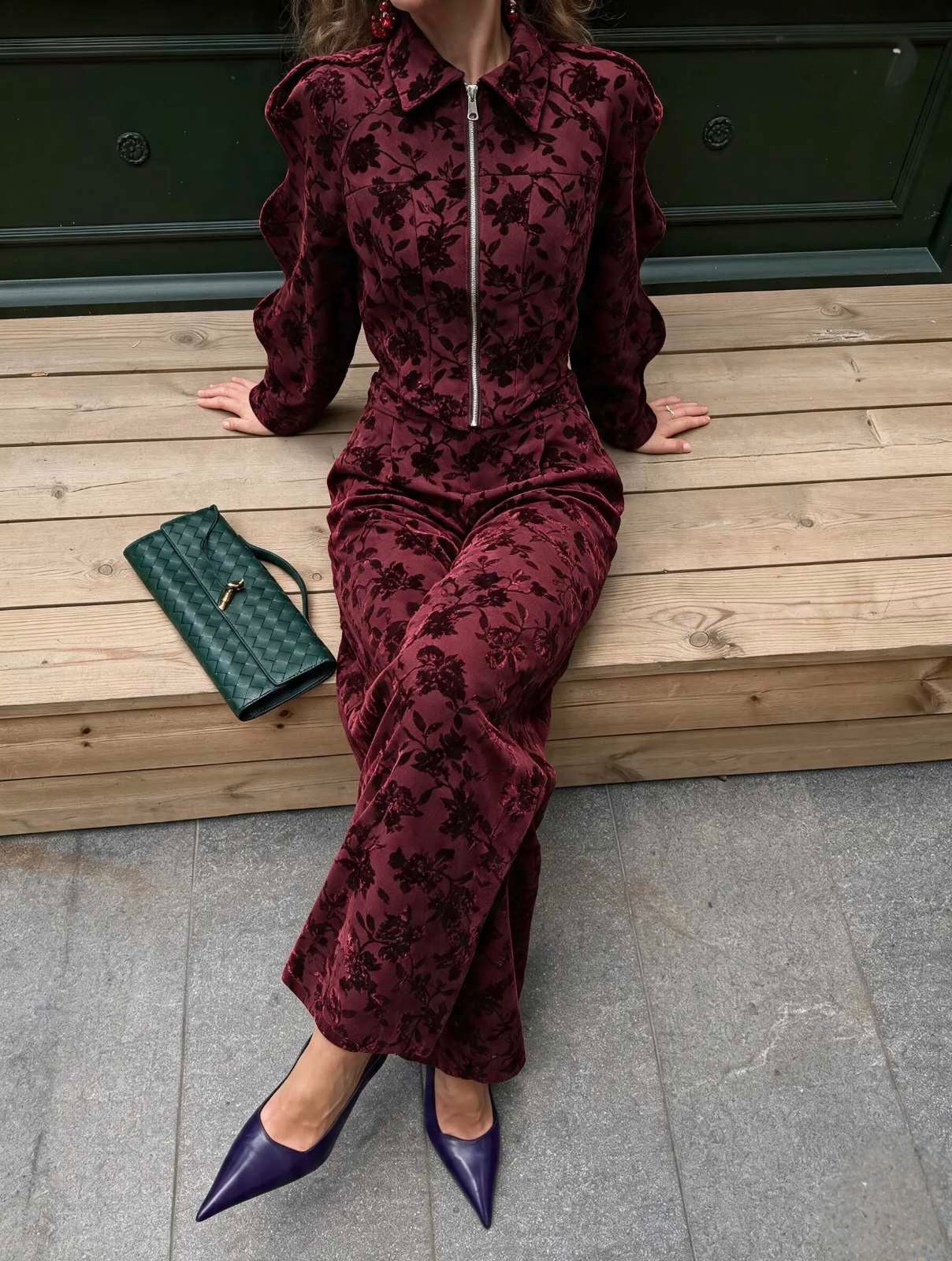 Velvet Σετ με Floral Ανάγλυφο Σχέδιο