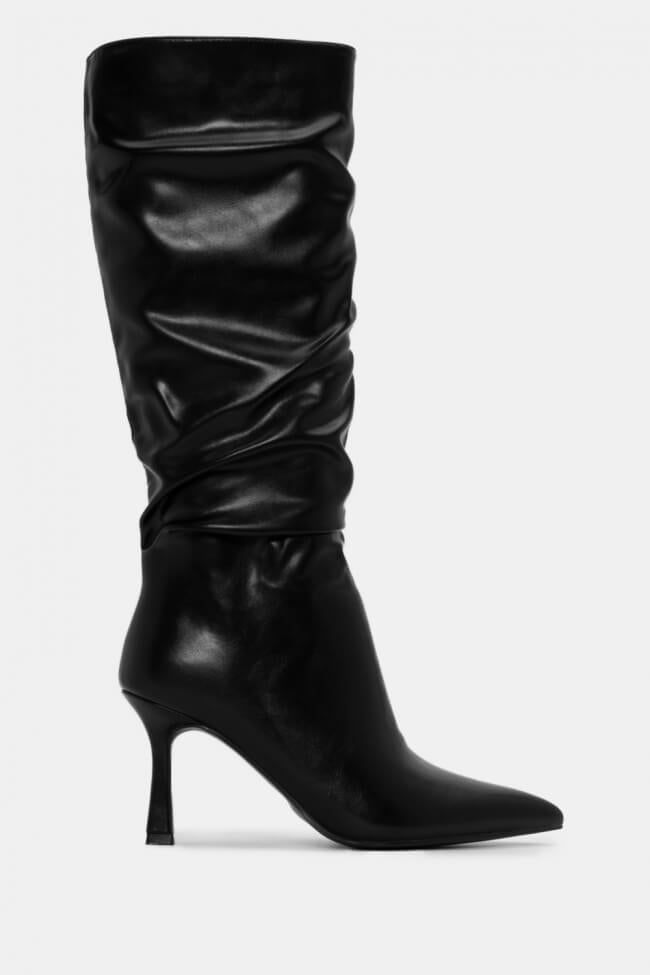 Μπότες μυτέρες με σούρα