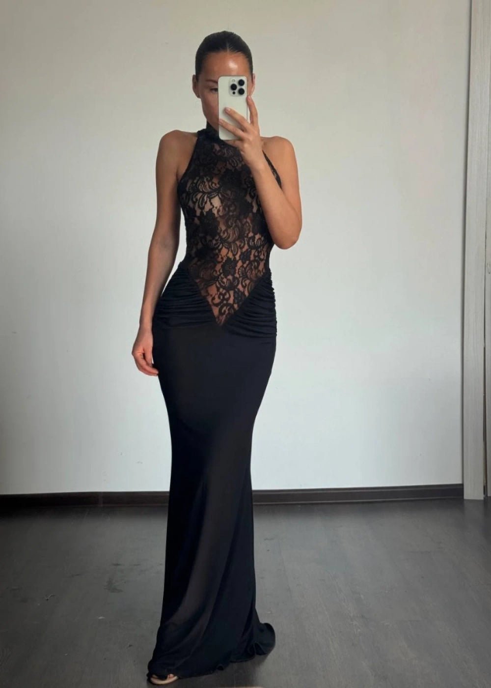 Φόρεμα με δαντέλα