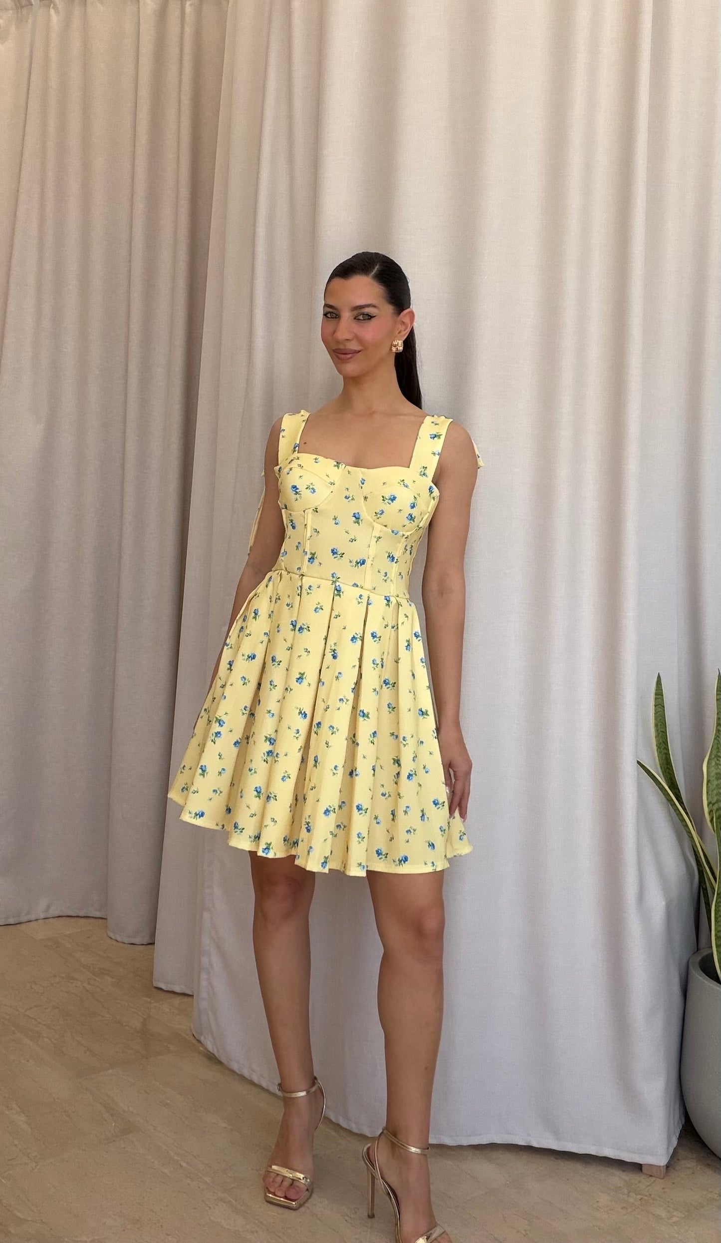 Mini φόρεμα floral με φιόγκους