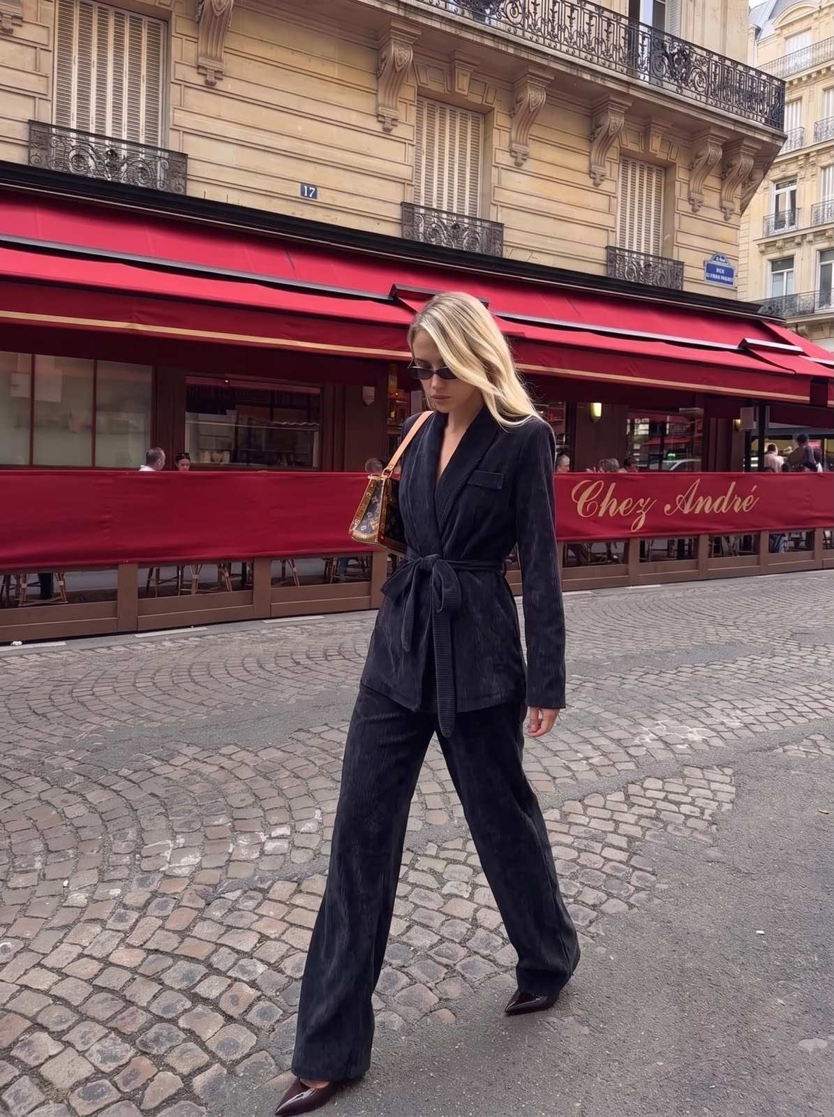Σετ βελούδο κοτλέ σακάκι με ζώνη και φαρδύ παντελόνι μαύρο