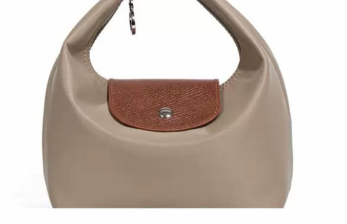 Nadine οβάλ τσάντα