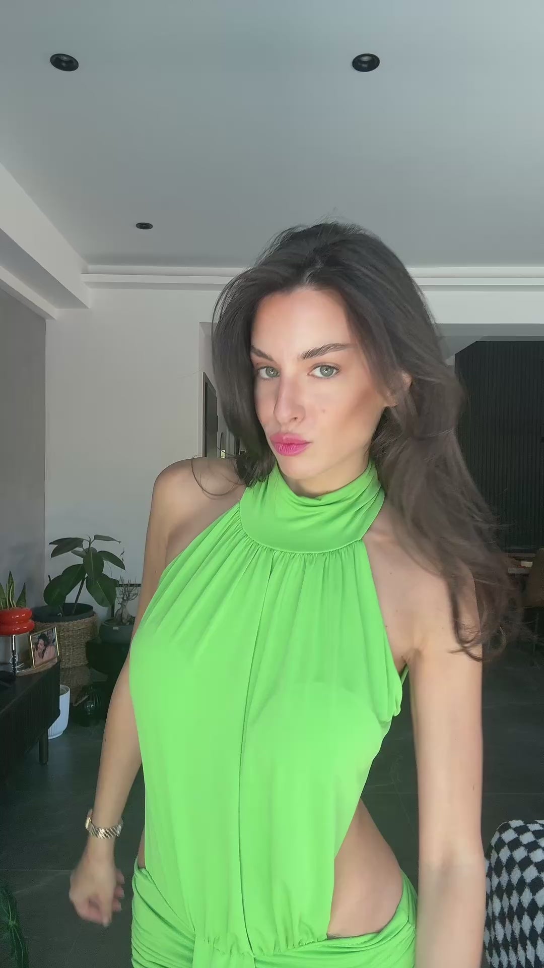 Maxi Φόρεμα με Ανοιχτή Πλάτη & Halter Λαιμό