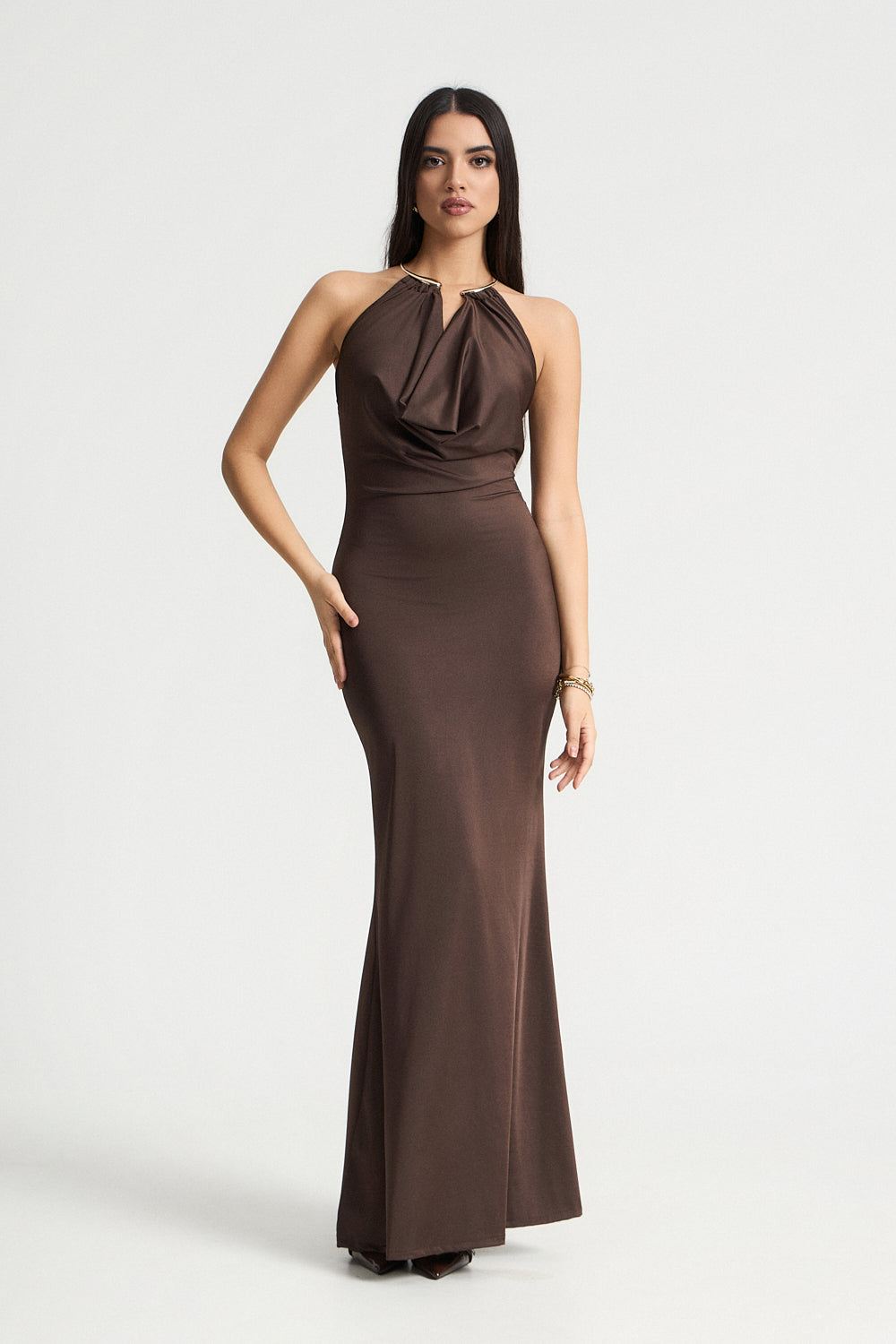 Μάξι φόρεμα με χρυσό τσόκερ