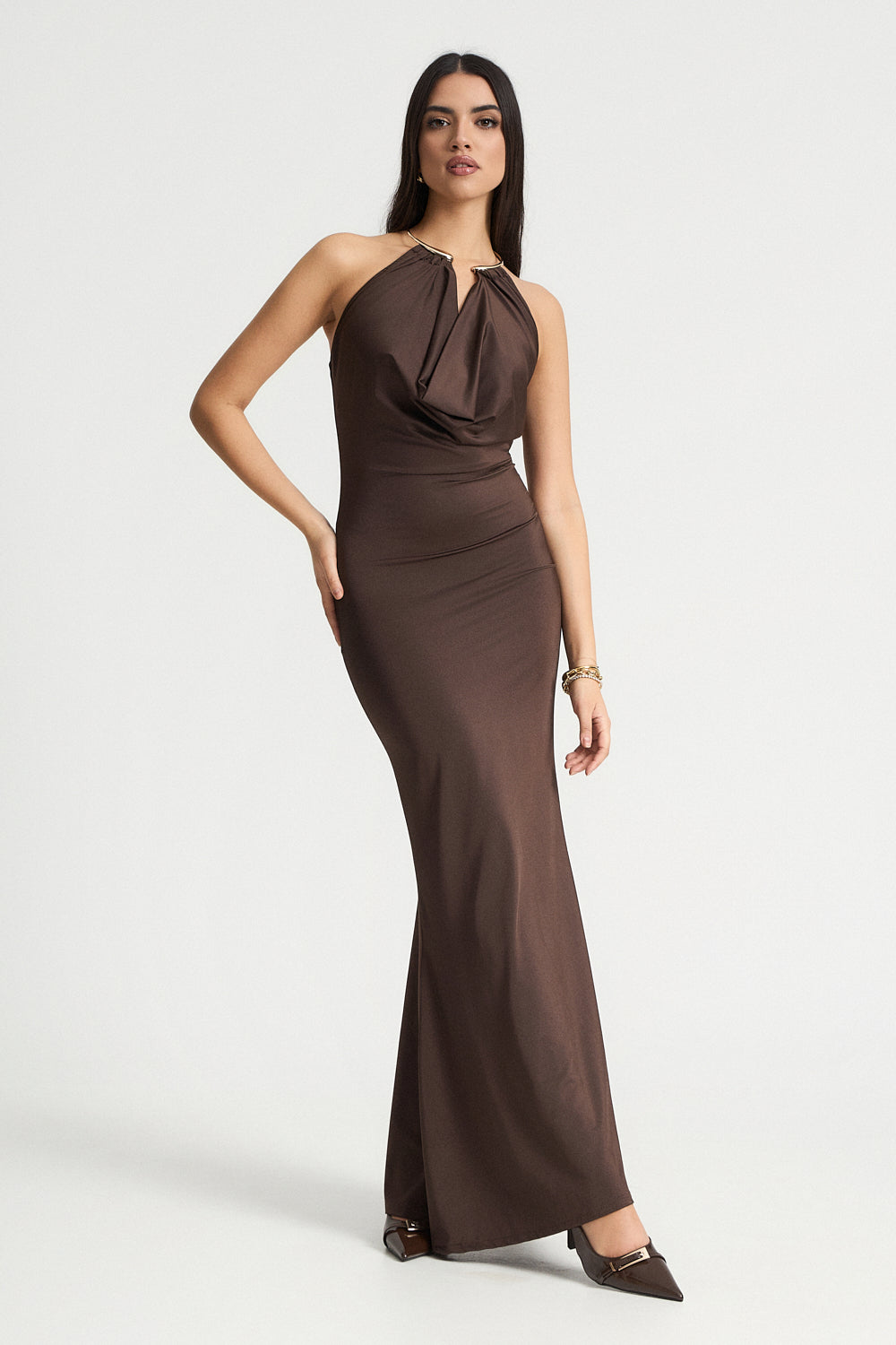 Μάξι φόρεμα με χρυσό τσόκερ