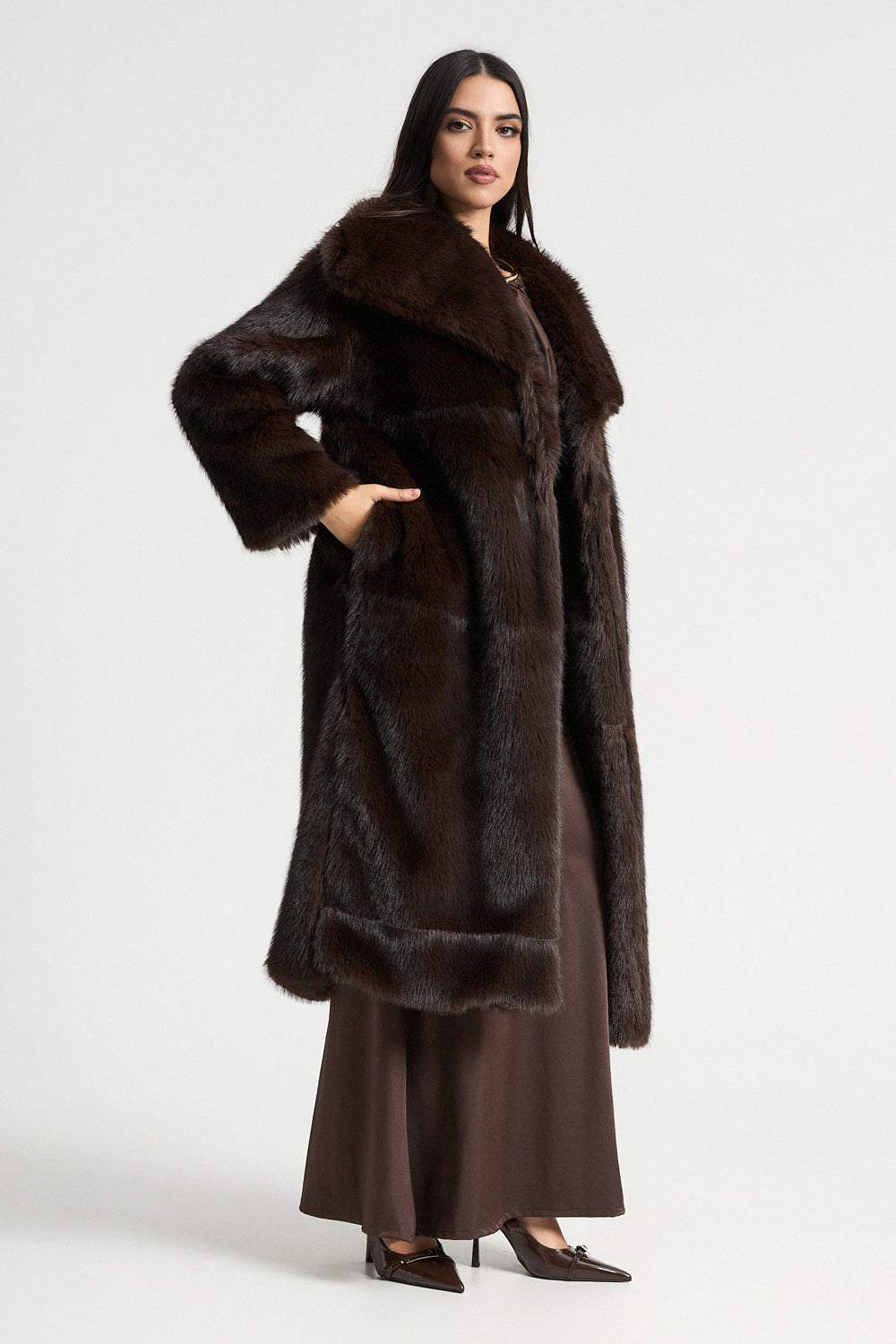 Μακριά Faux Γούνα με γιακά